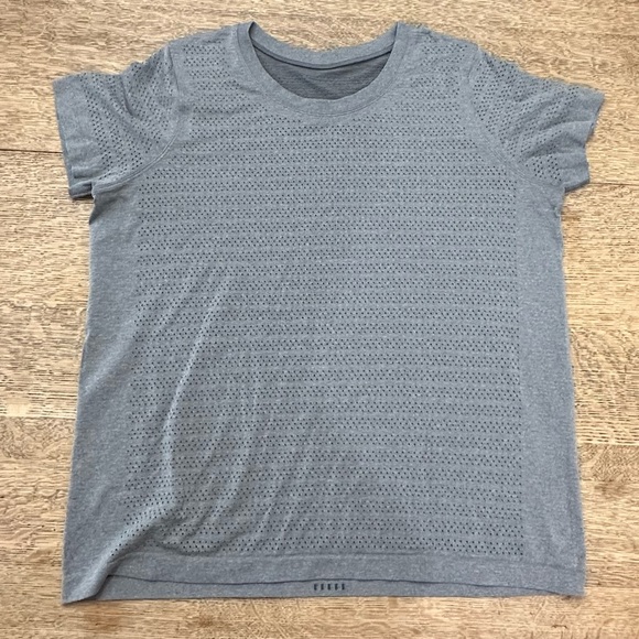 Lululemon Breeze By Squad Gray Short Sleeve Shirt 12 - Picture 10 of 16